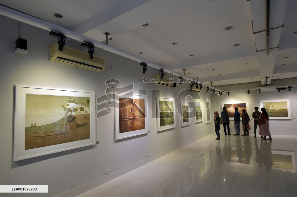 BANGLADESH-DHAKA-WOODCUT-PAINTING-EXHIBITION