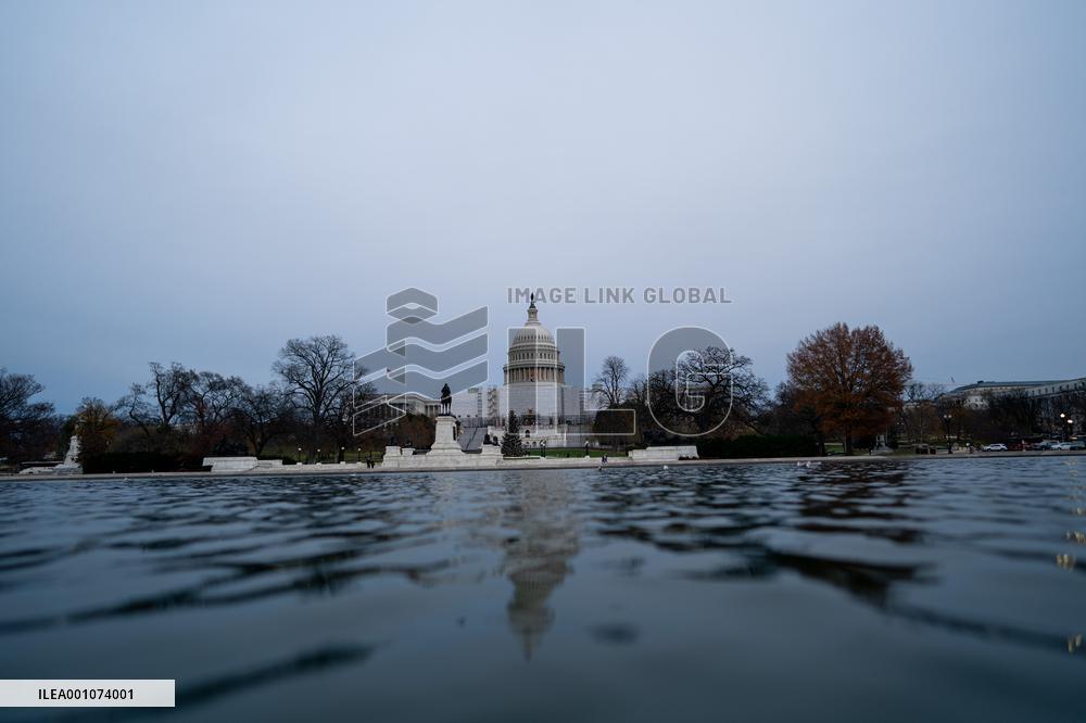 U.S.-WASHINGTON, D.C.-DEFENSE FUNDING BILL