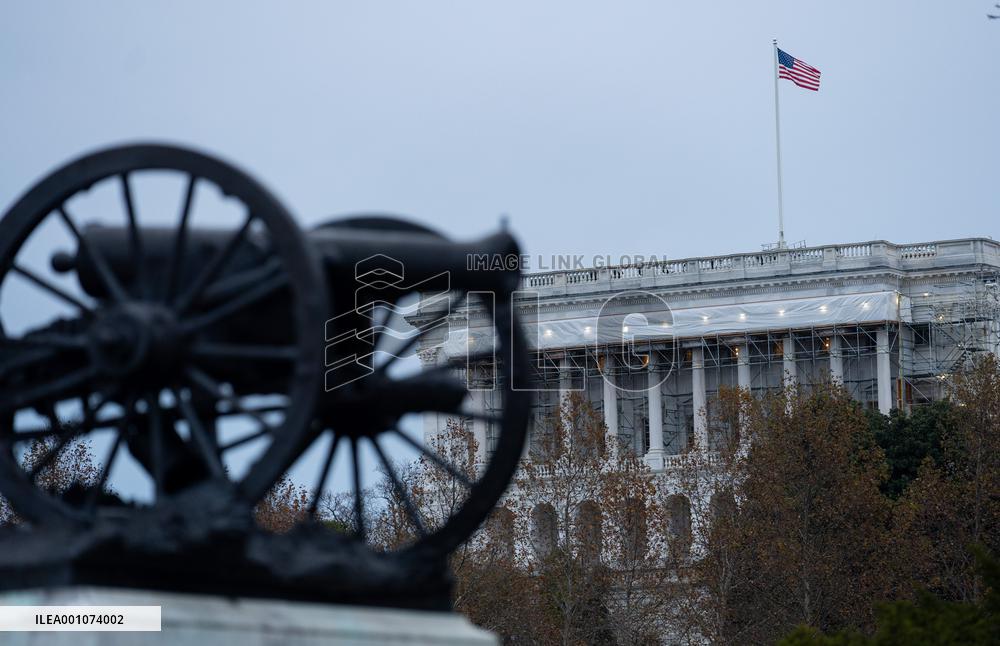 U.S.-WASHINGTON, D.C.-DEFENSE FUNDING BILL