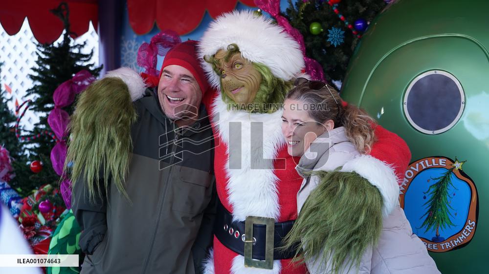 U.S.-LOS ANGELES-UNIVERSAL STUDIOS HOLLYWOOD-HOLIDAY FESTIVITIES