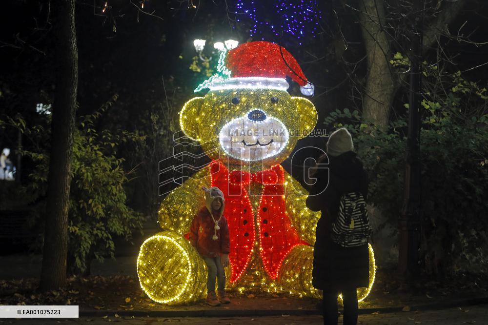 ROMANIA-BUCHAREST-LIGHT DECORATION
