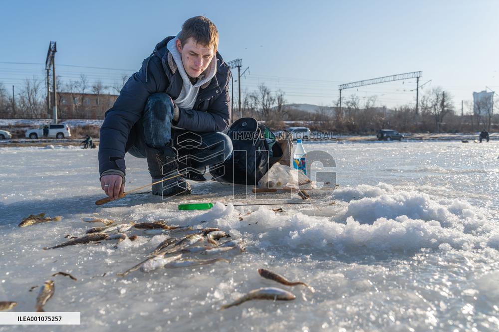 RUSSIA-VLADIVOSTOK-ICE FISHING