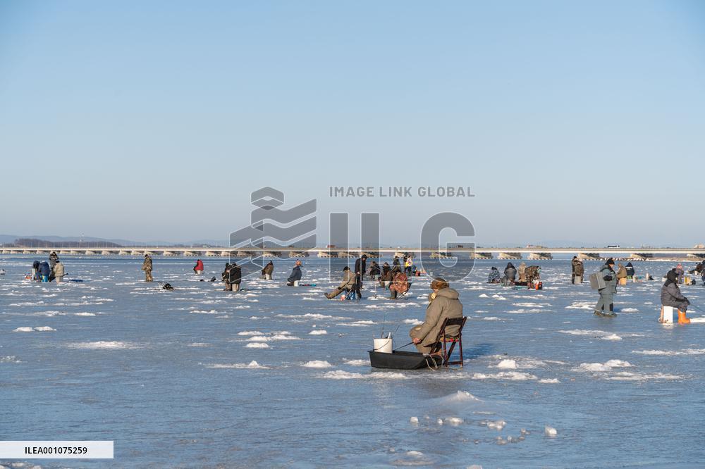 RUSSIA-VLADIVOSTOK-ICE FISHING