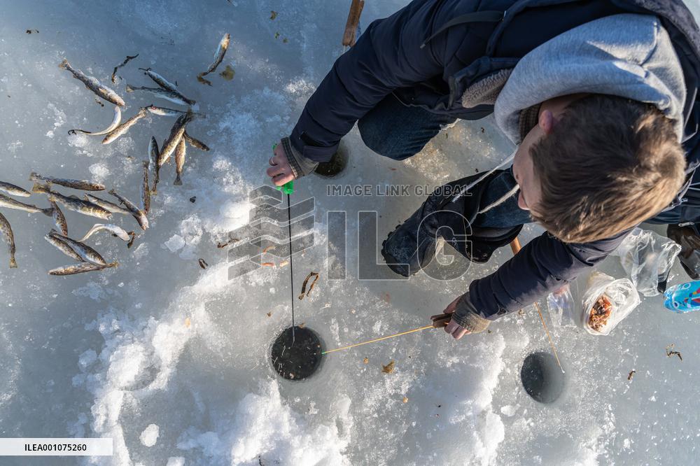 RUSSIA-VLADIVOSTOK-ICE FISHING