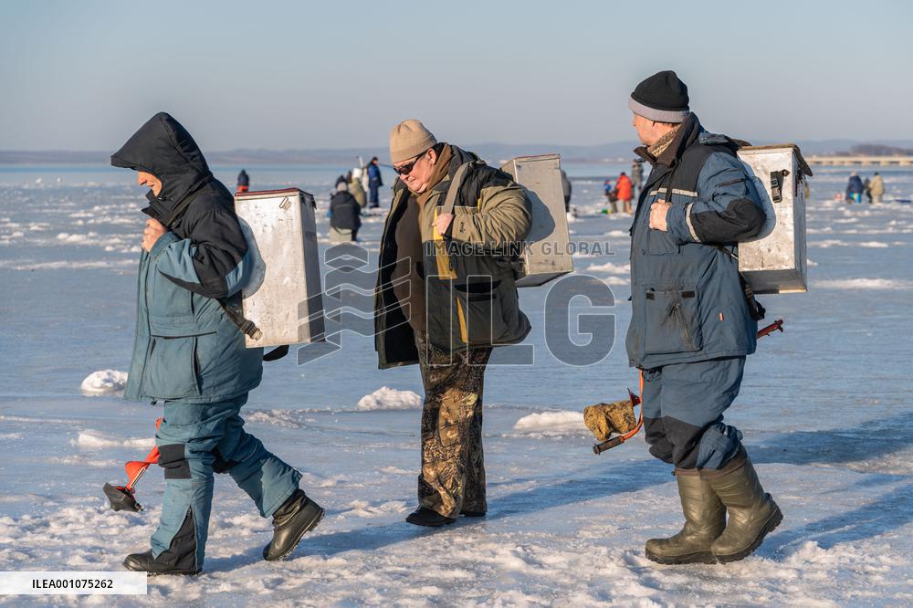 RUSSIA-VLADIVOSTOK-ICE FISHING