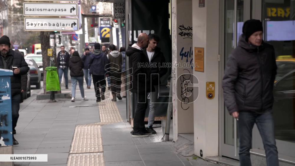 Türkiye's middle class struggles amidst inflation, stagnant wages