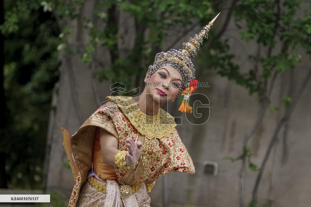 Dances from Thailand in Chile