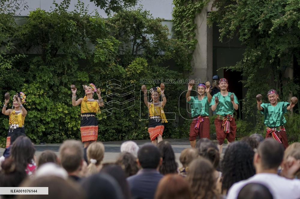 Dances from Thailand in Chile