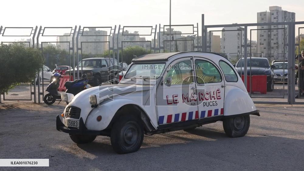 Christmas edition of flea market held in Beirut