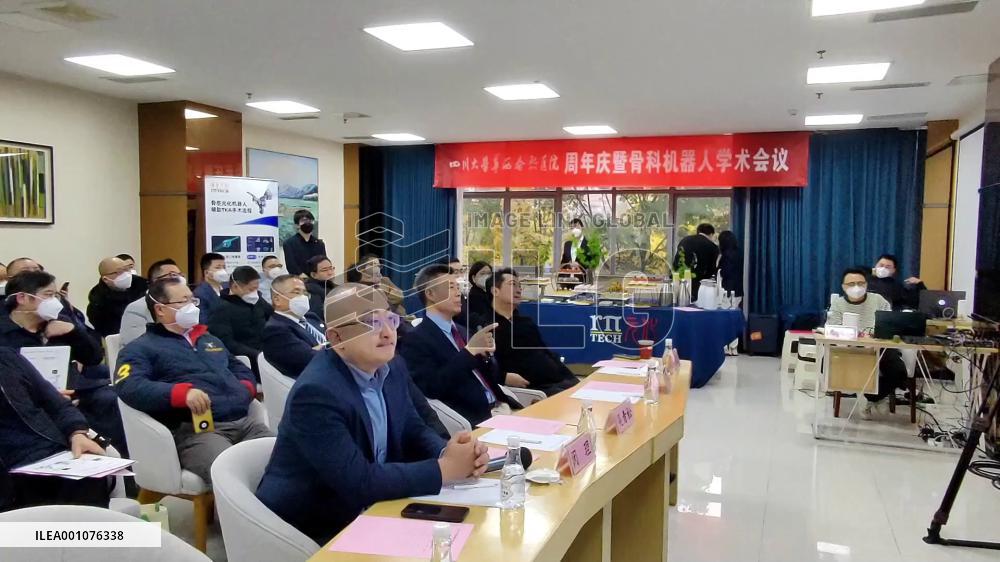 Knee replacement surgery assisted by robot completed in China's Chengdu