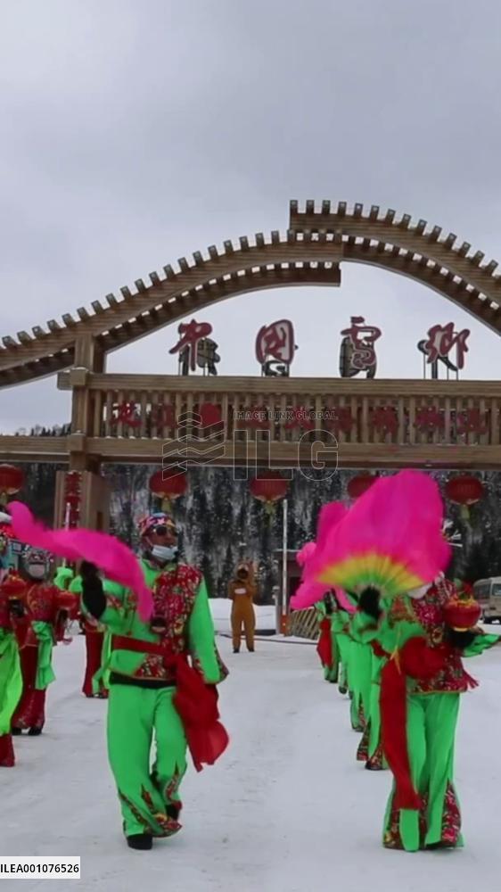 China's "Snow Town" kicks off tourist season