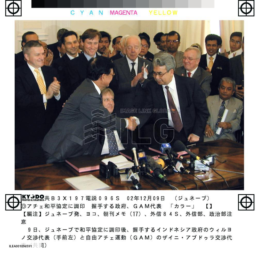 Indonesia, Aceh rebels sign peace accord