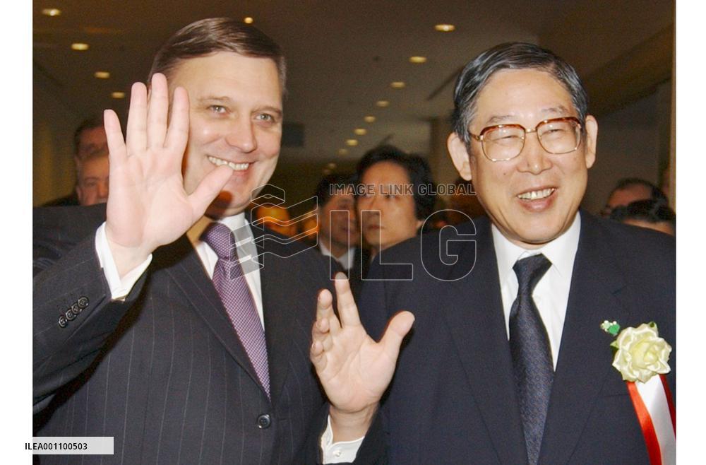 Russia to pick pipeline route from economic viewpoint: premier