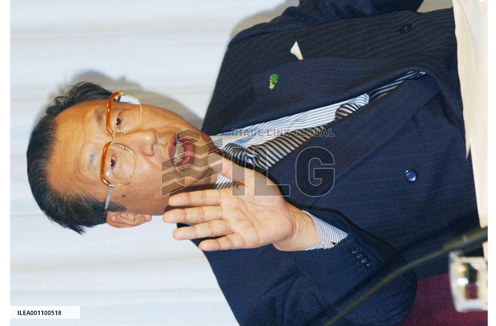 Nippon Keidanren OKs report calling for pay cuts