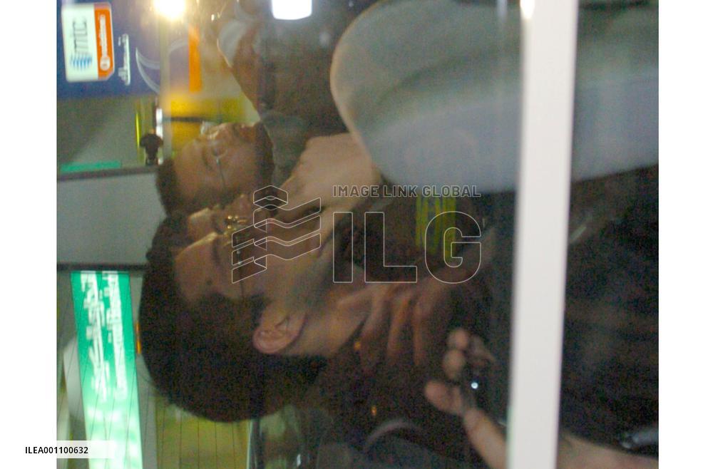 (1)Japan ASDF members arrive in Kuwait