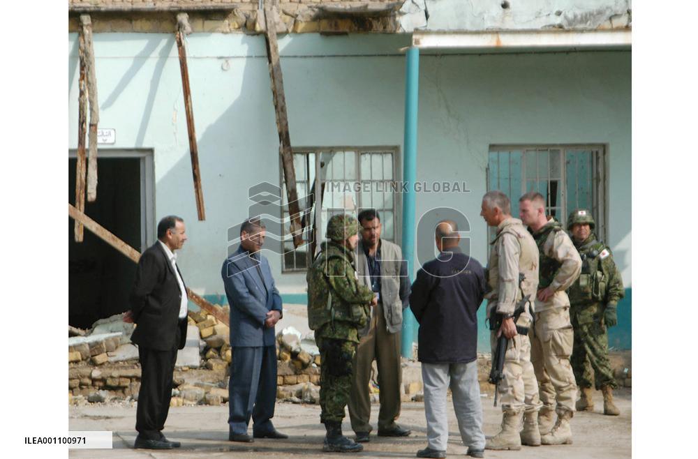 (2)Japan's advance team in Samawah