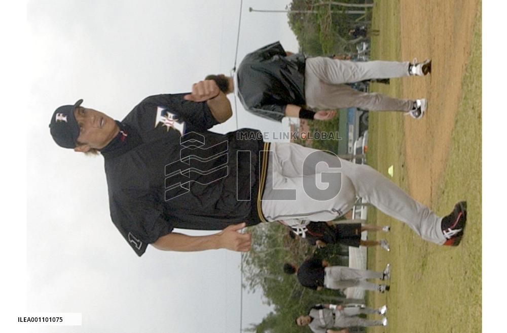 (1)Shinjo at spring training in Okinawa