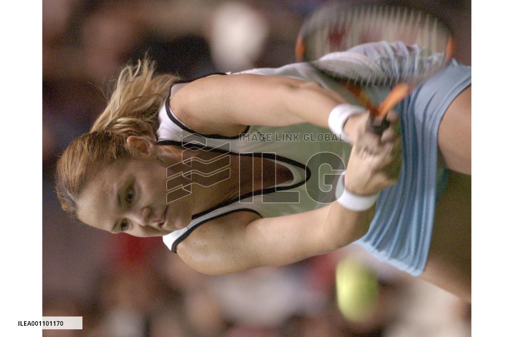 (1)Davenport defends singles crown at Pan Pacific Open