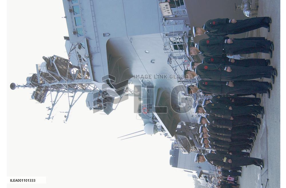 (1)MSDF destroyer leaves home port before heading to Kuwait