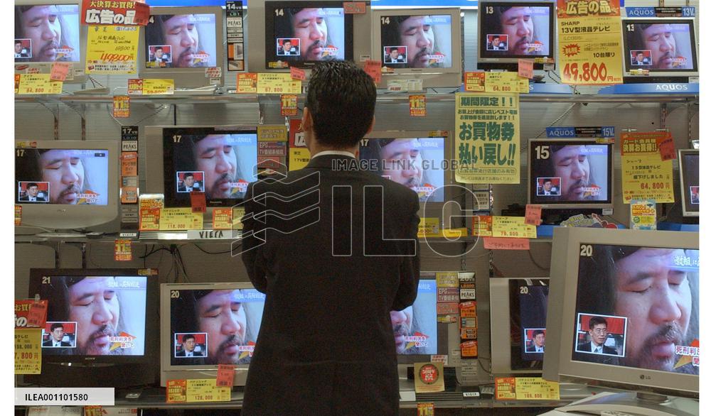 (2)Asahara found guilty on all charges, sentenced to death