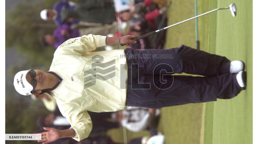 Miyazato surges into lead at Daikin Orchid 2nd round