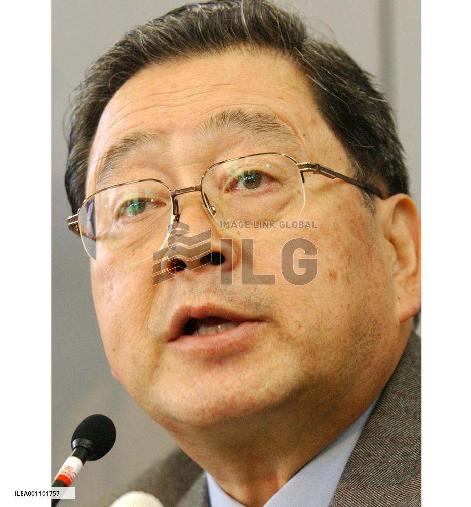 (2)Ex-lawmaker Sato arrested in pay embezzlement scandal