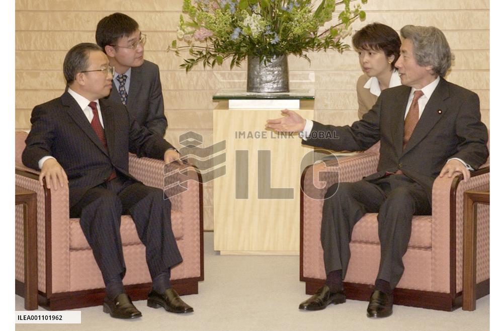 Chinese vice foreign minister meets with Koizumi