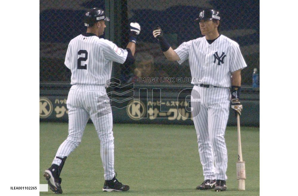 (13)Yomiuri vs Yankees in Tokyo friendly