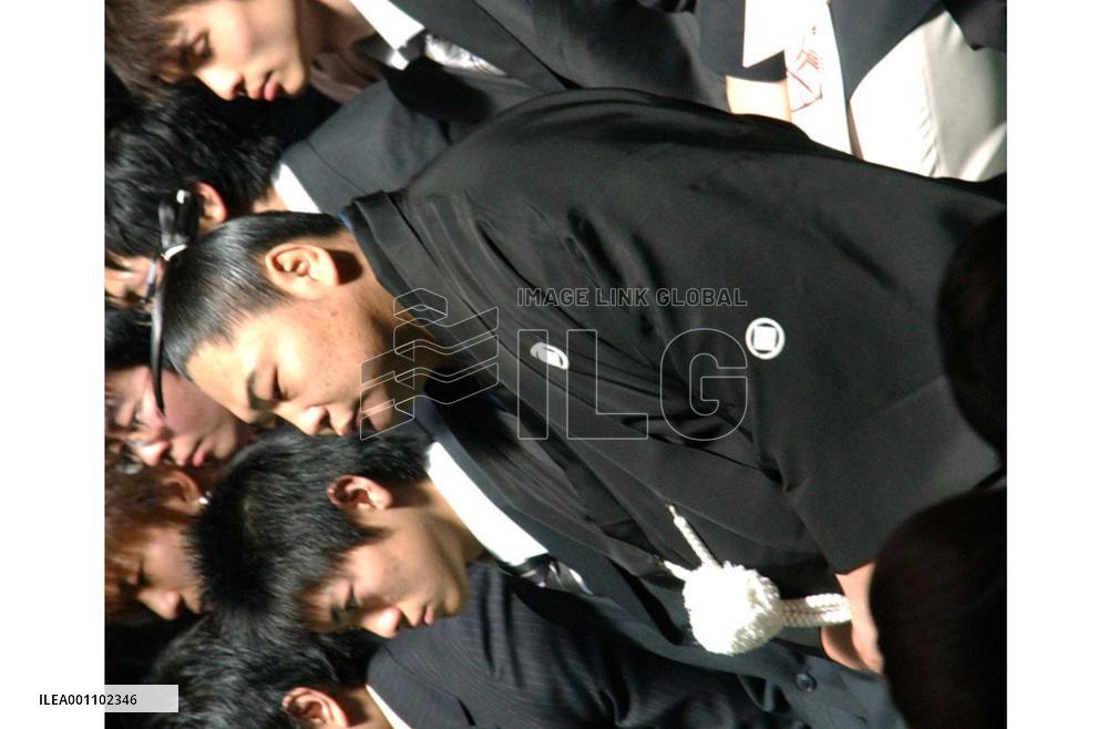 Sumo wrestler Kyokushuzan becomes Waseda student