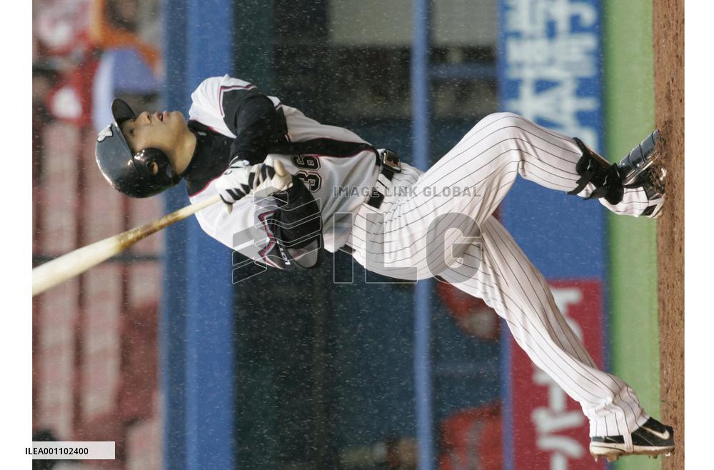 Korean slugger Lee hits first homer in Japan