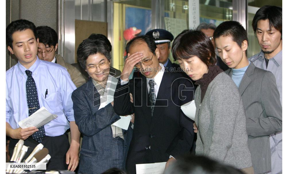 (1)Families exhausted after waiting for word on hostages