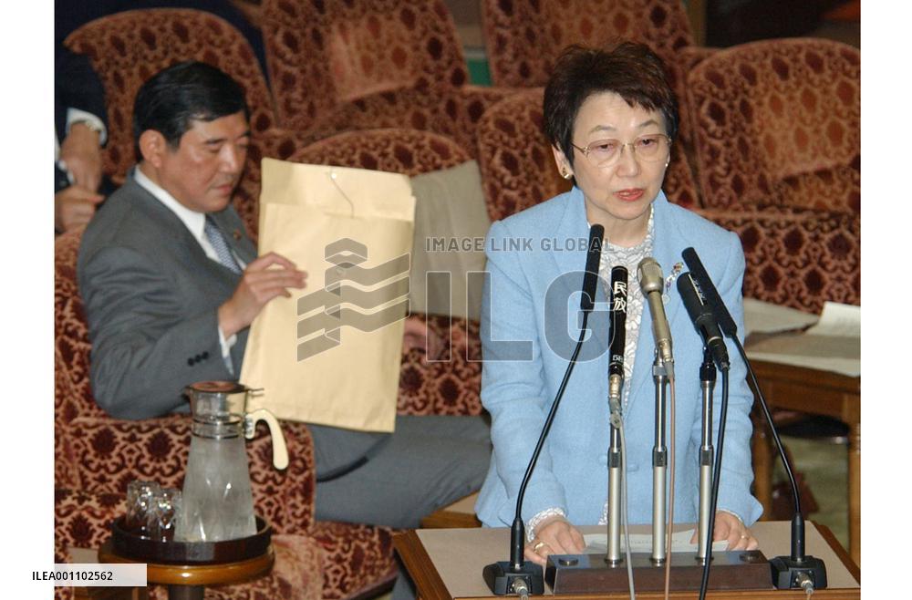 Kawaguchi reports on hostage crisis at Diet panel