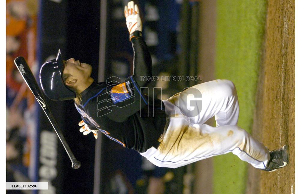 Kazuo continues hitting streak