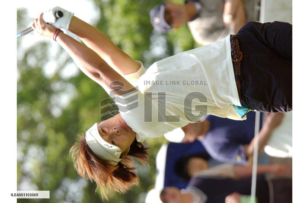 Yoneyama takes 1st-round lead at Vernal Ladies