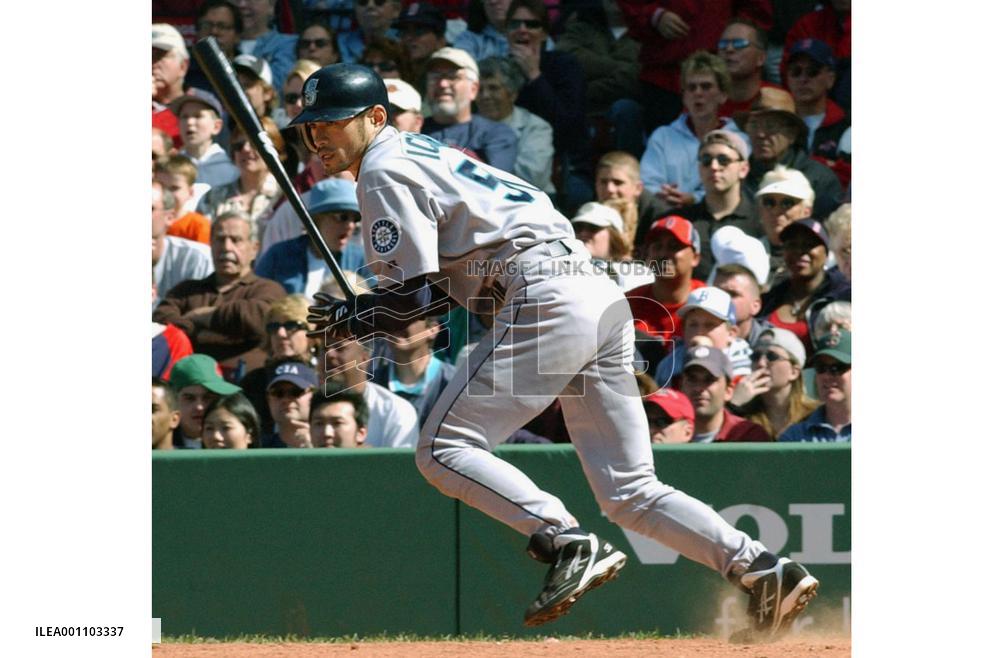 Ichiro 2-for-5 as Mariners edge Red Sox