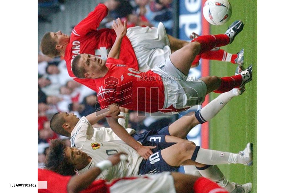 (7)Ono strike earns Japan draw with England