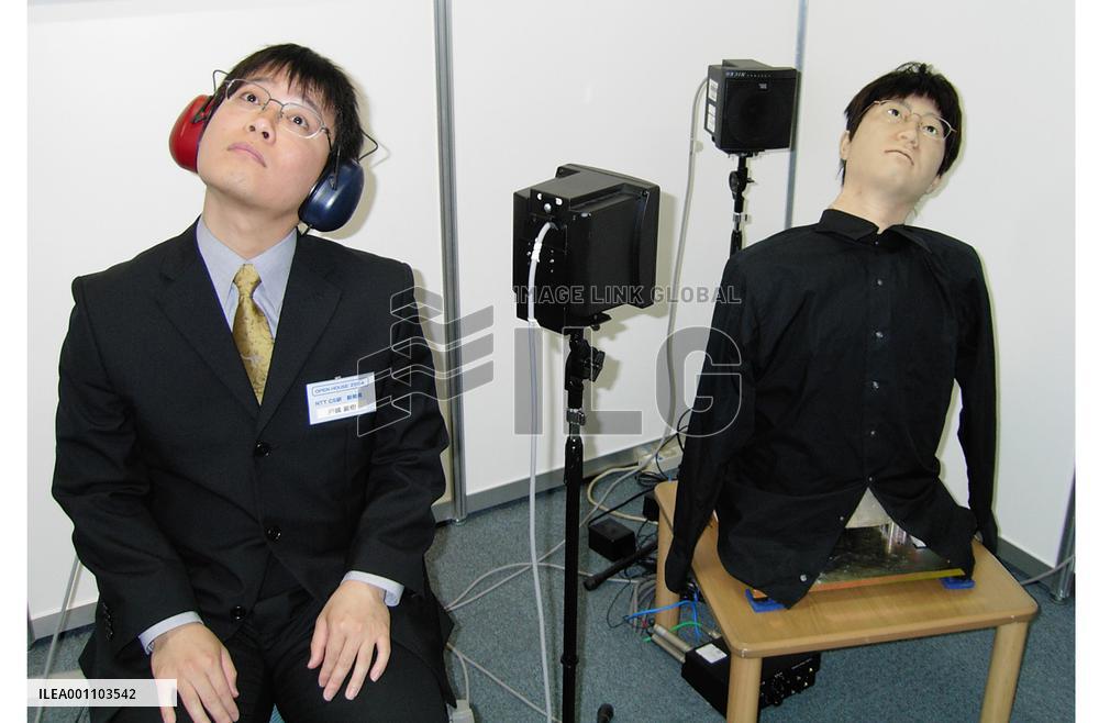 NTT makes robot that imitates human head movements