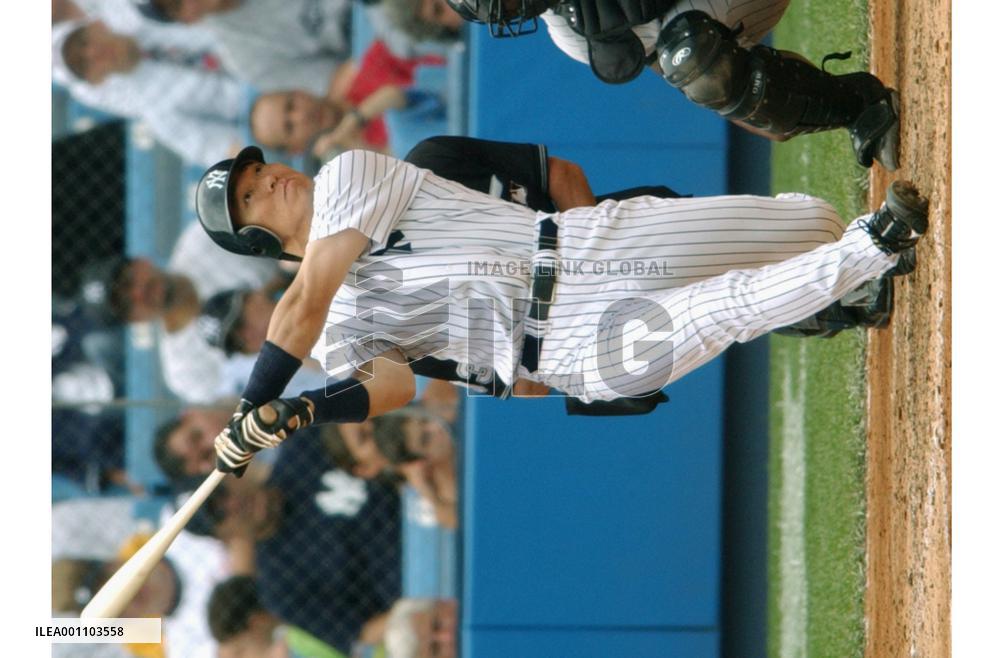 H. Matsui hits a double