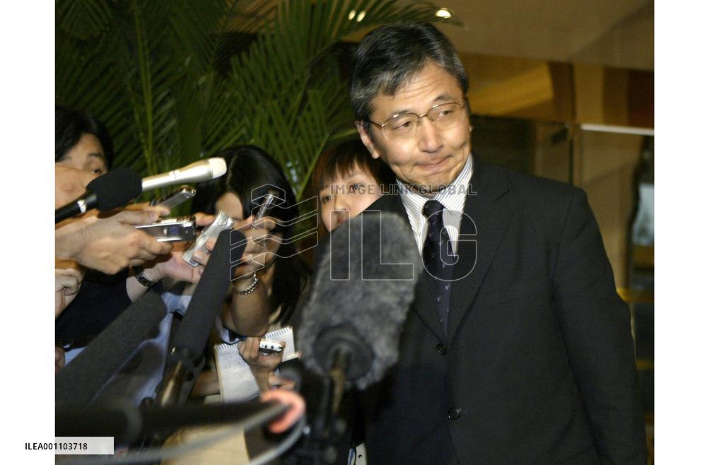 (4)Delegates to six-party talks arrive in Beijing