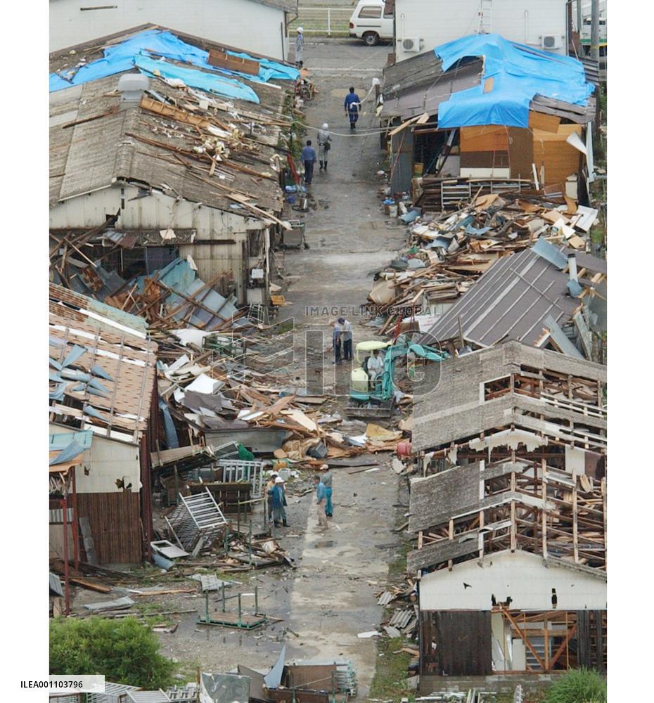 Strong winds in Saga Pref. cause blackouts, injure 9