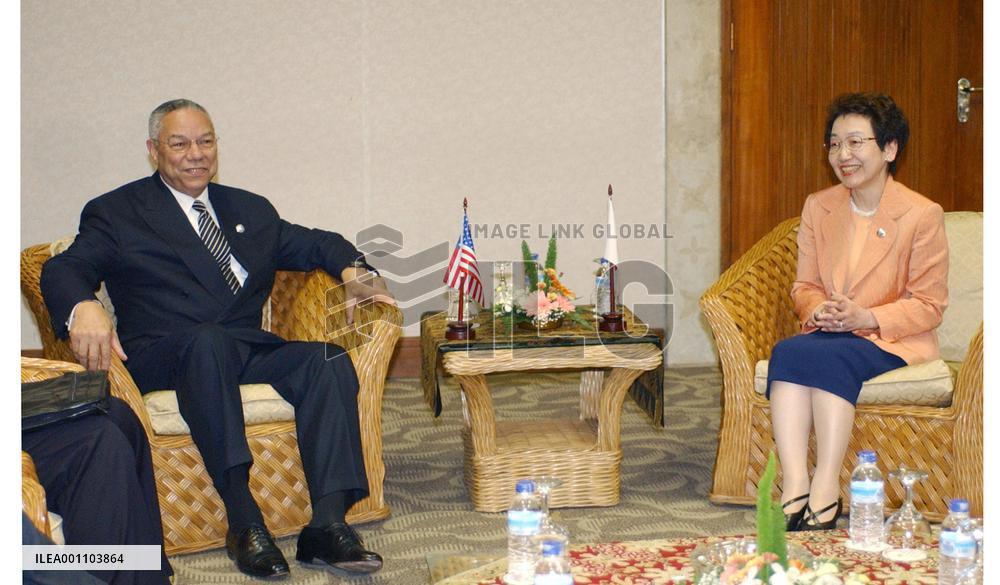 (2)Kawaguchi holds talks with Powell