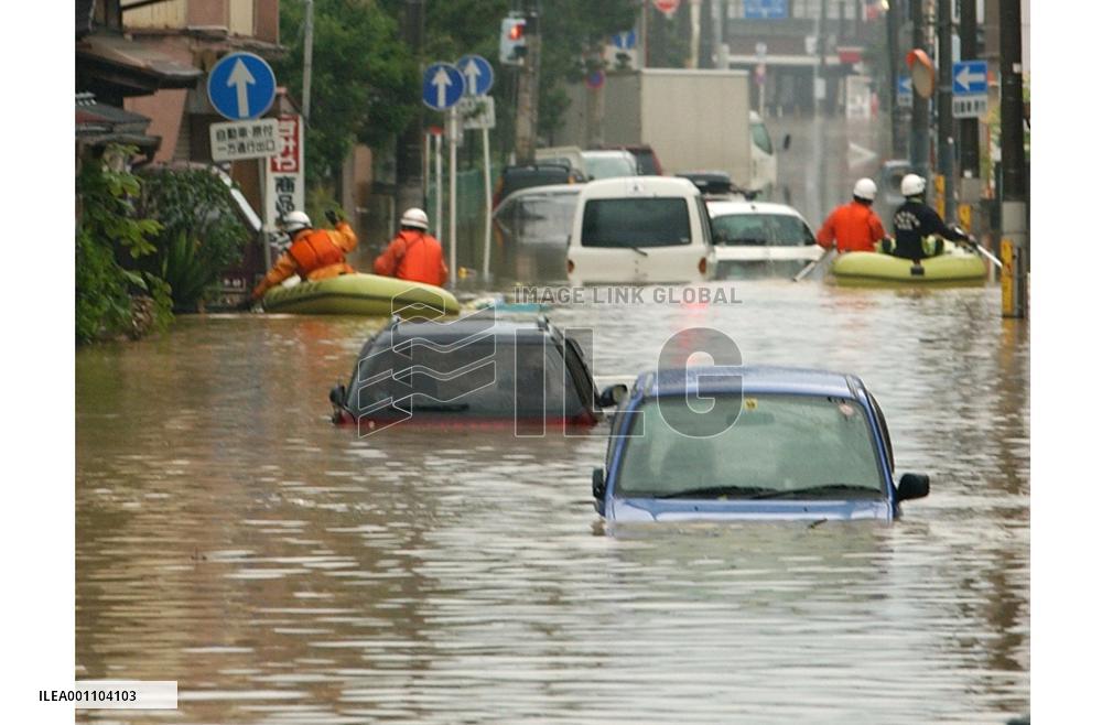 (1)Death toll hits 5 in Niigata, Fukuishima rainstorms, 2 missing