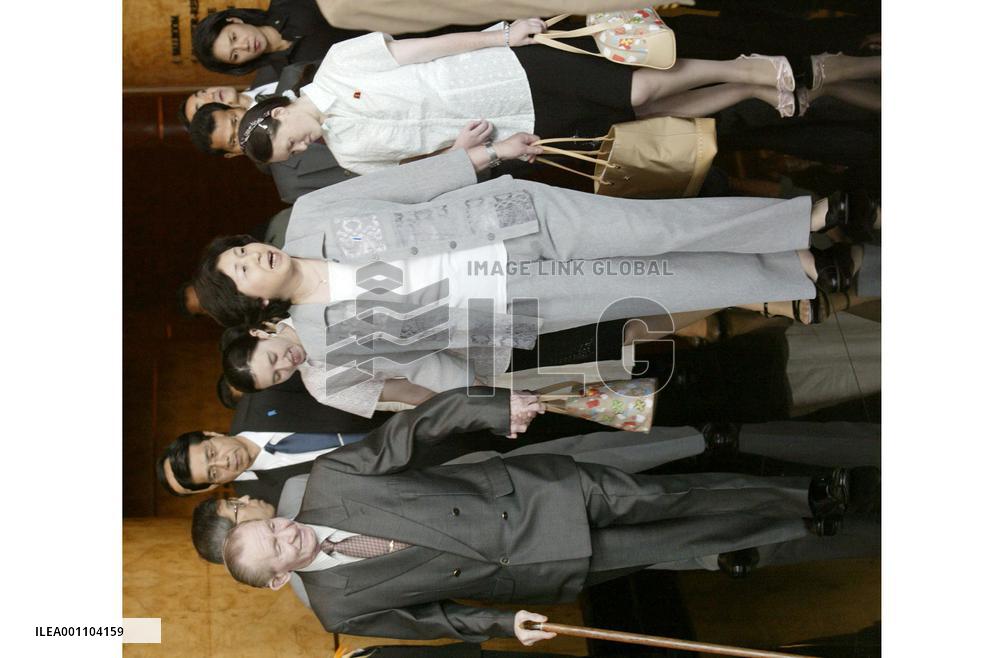 (3)Soga, family leave for Japan, thanks Jakarta