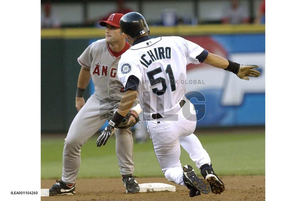 Mariners' Ichiro goes 1-for-5 against Angeles