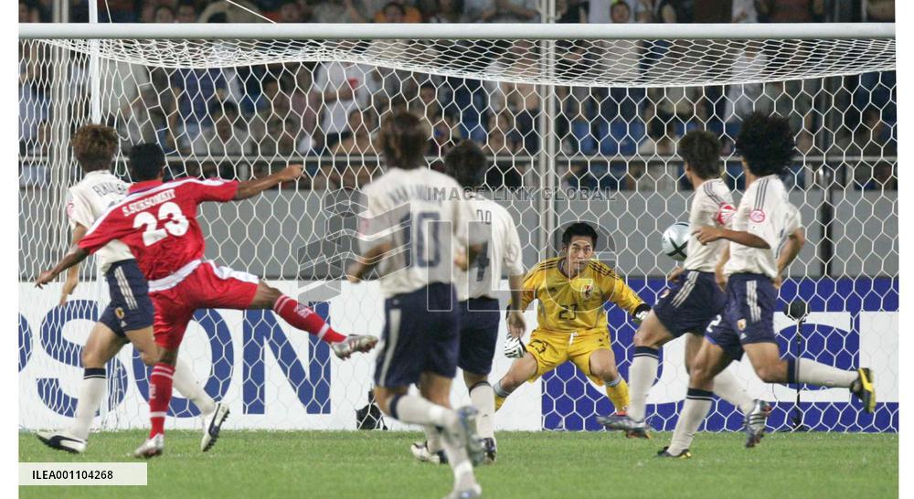 (2)Japan thrash Thailand to make Asian Cup quarterfinals