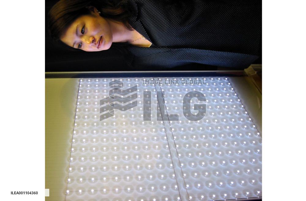 Sharp to sell light-producing solar panels from Nov.