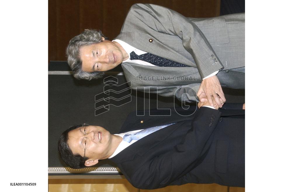 Koizumi meets with S. Korean lawmakers