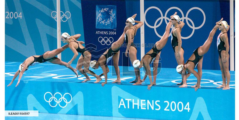 (2)Japan's sychronized swimmers practice in Athens