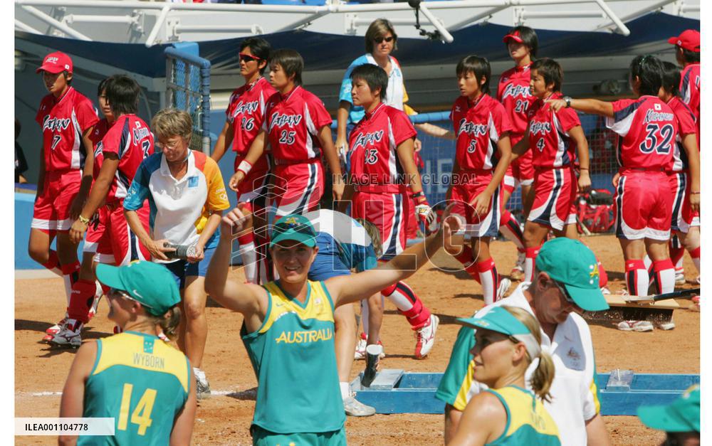 Australia beats Japan in softball