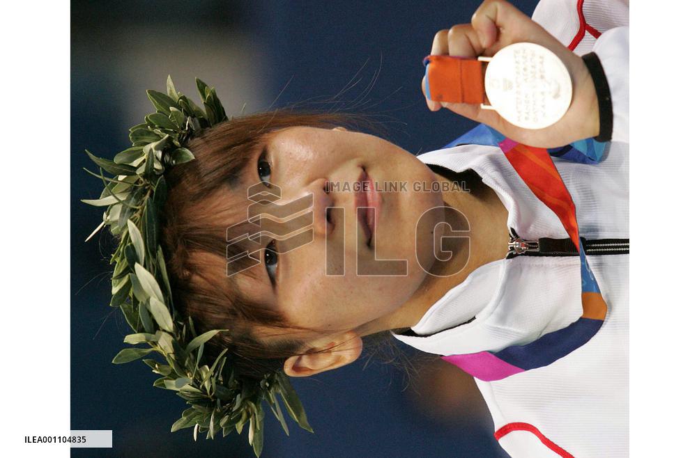 (2)Yokosawa wins silver in women's judo
